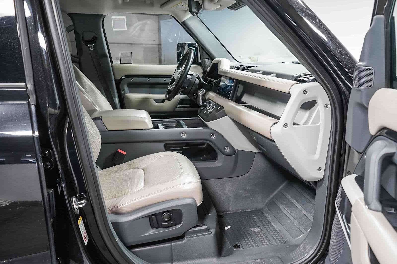 Thumbnail: 2020 Land Rover Defender - 19