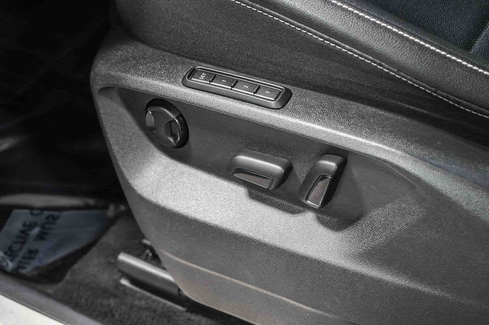 Thumbnail: 2021 Volkswagen Atlas - 23