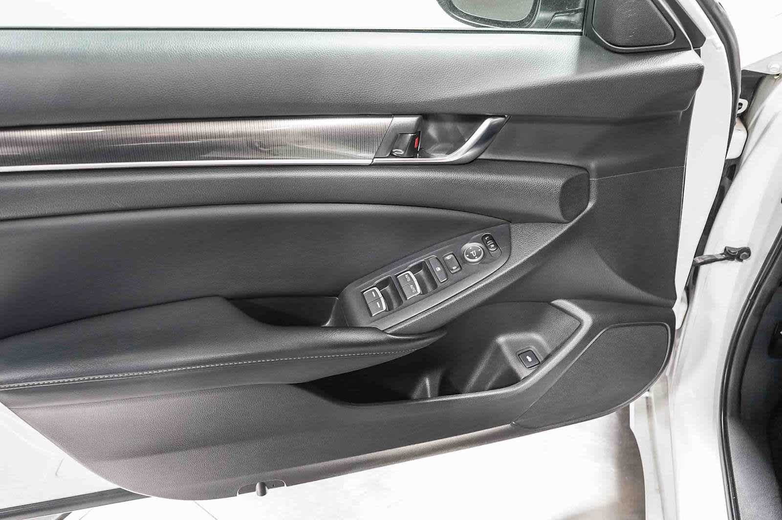 Thumbnail: 2018 Honda Accord - 25