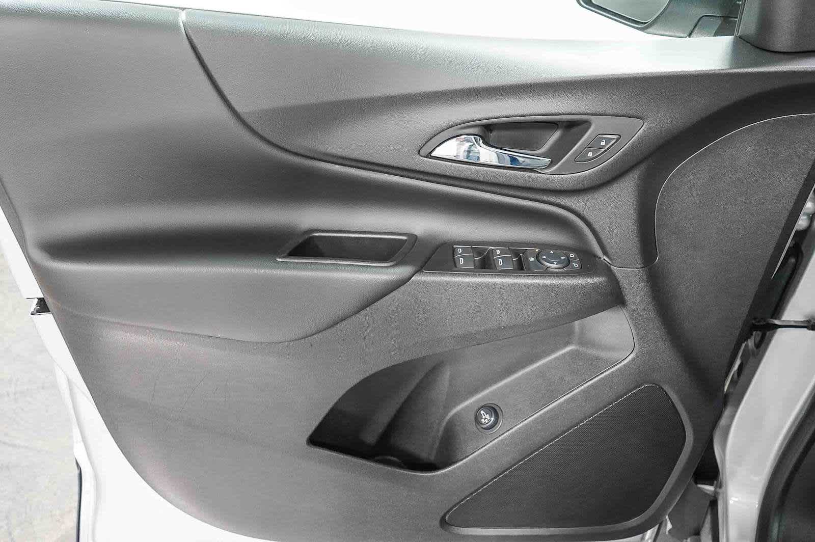 Thumbnail: 2022 Chevrolet Equinox - 24