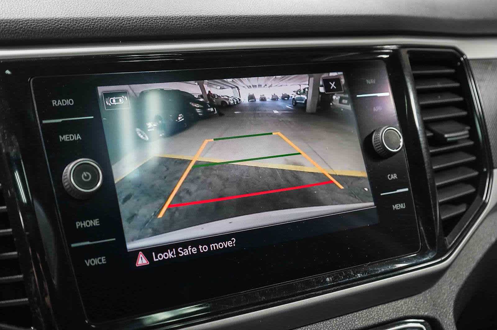 Thumbnail: 2021 Volkswagen Atlas - 26