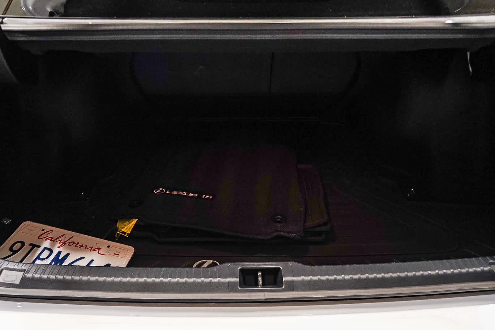 Thumbnail: 2025 Lexus IS - 32