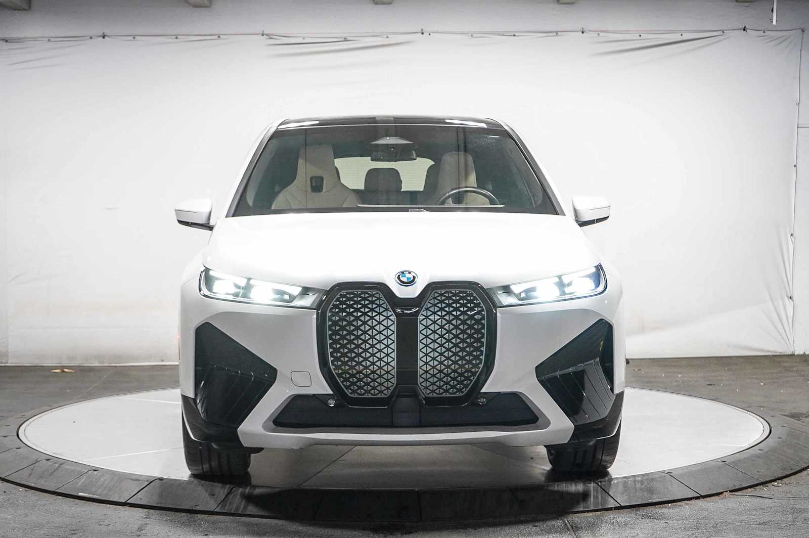 Thumbnail: 2025 BMW iX - 6