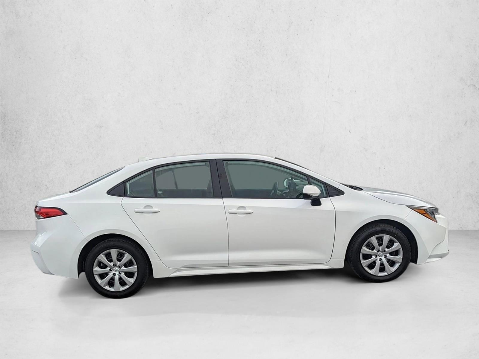 2024 Toyota Corolla LE photo 4