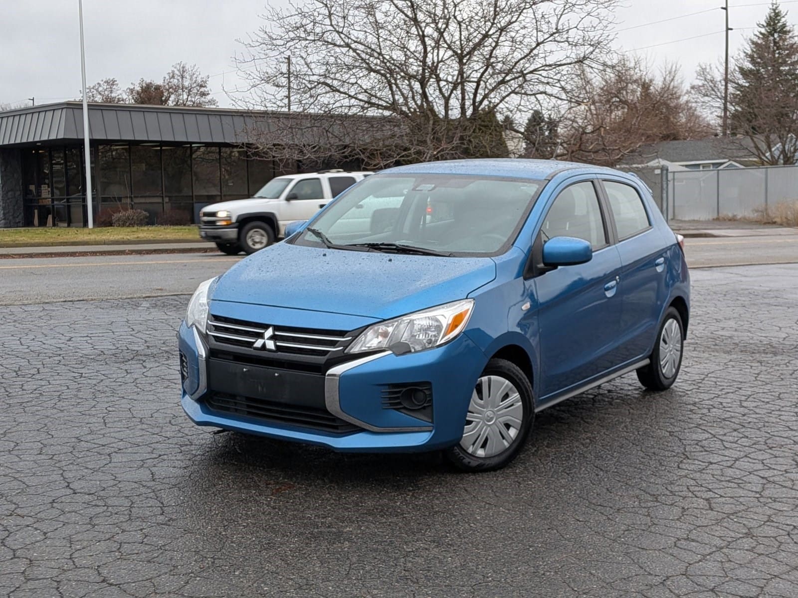 2021 Mitsubishi Mirage ES's photo