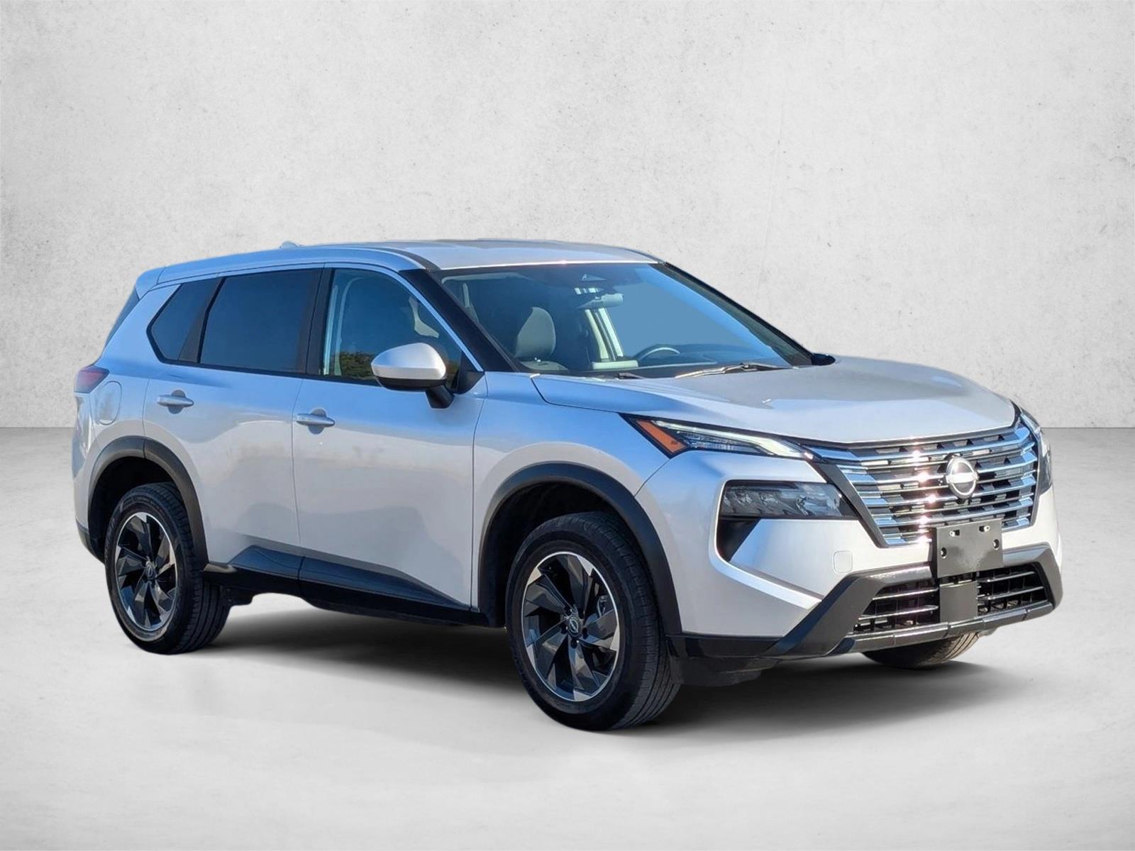 2024 Nissan Rogue SV photo 3