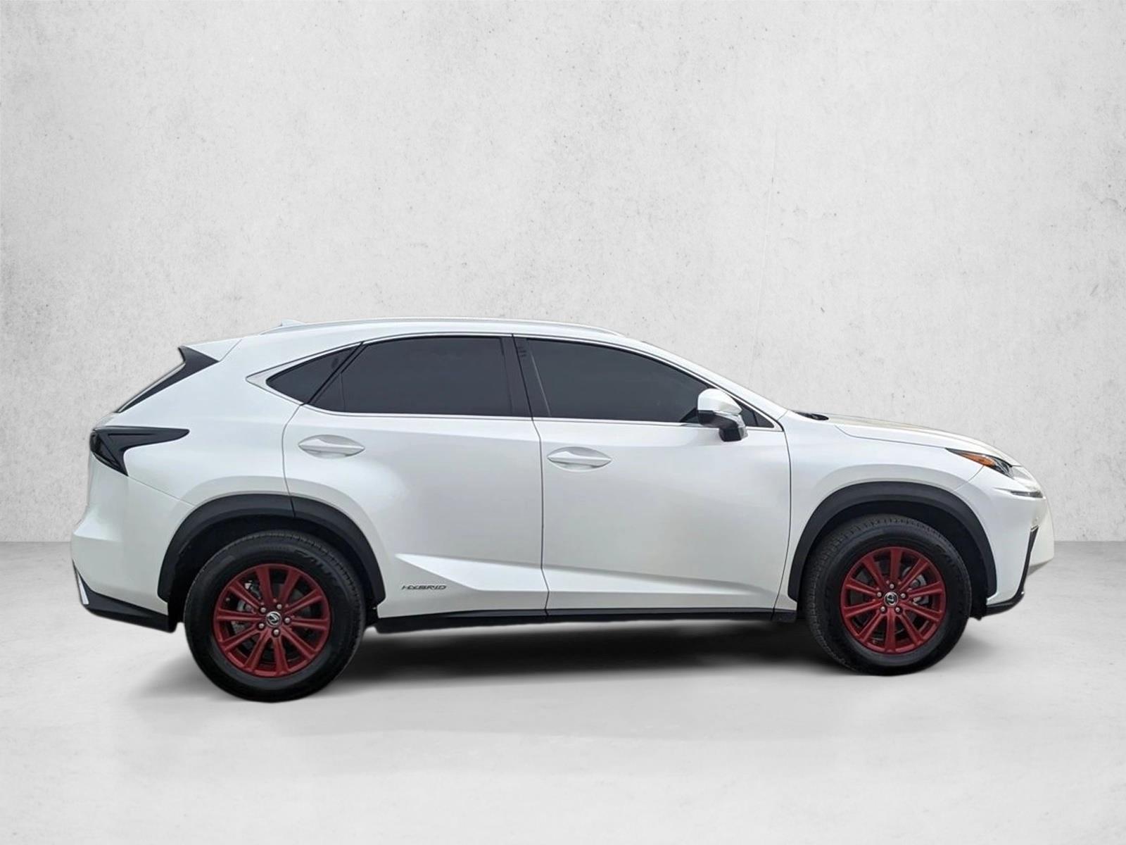 2019 Lexus NX 300h Luxury photo 4