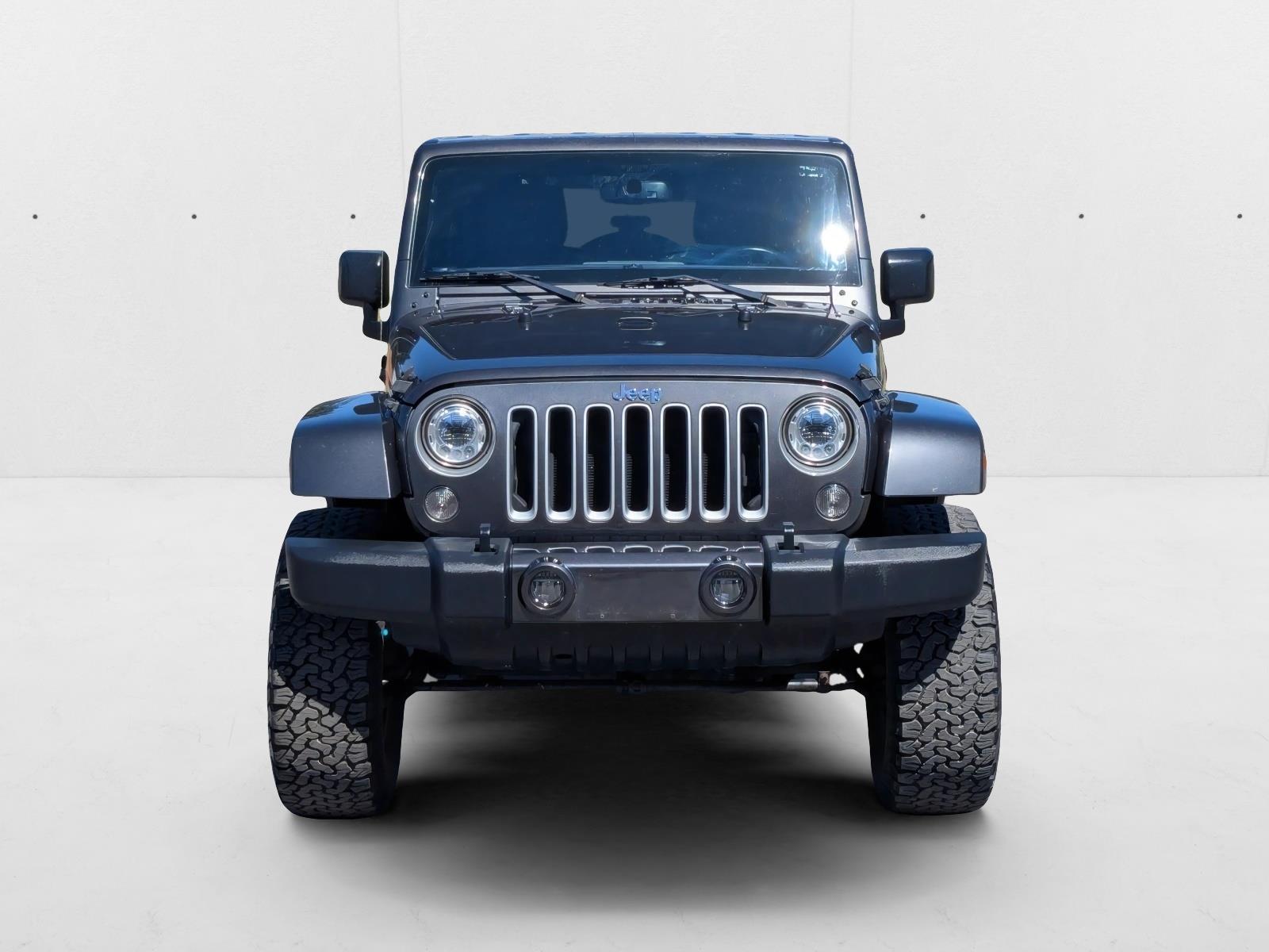 2017 Jeep Wrangler Unlimited Sahara photo 2