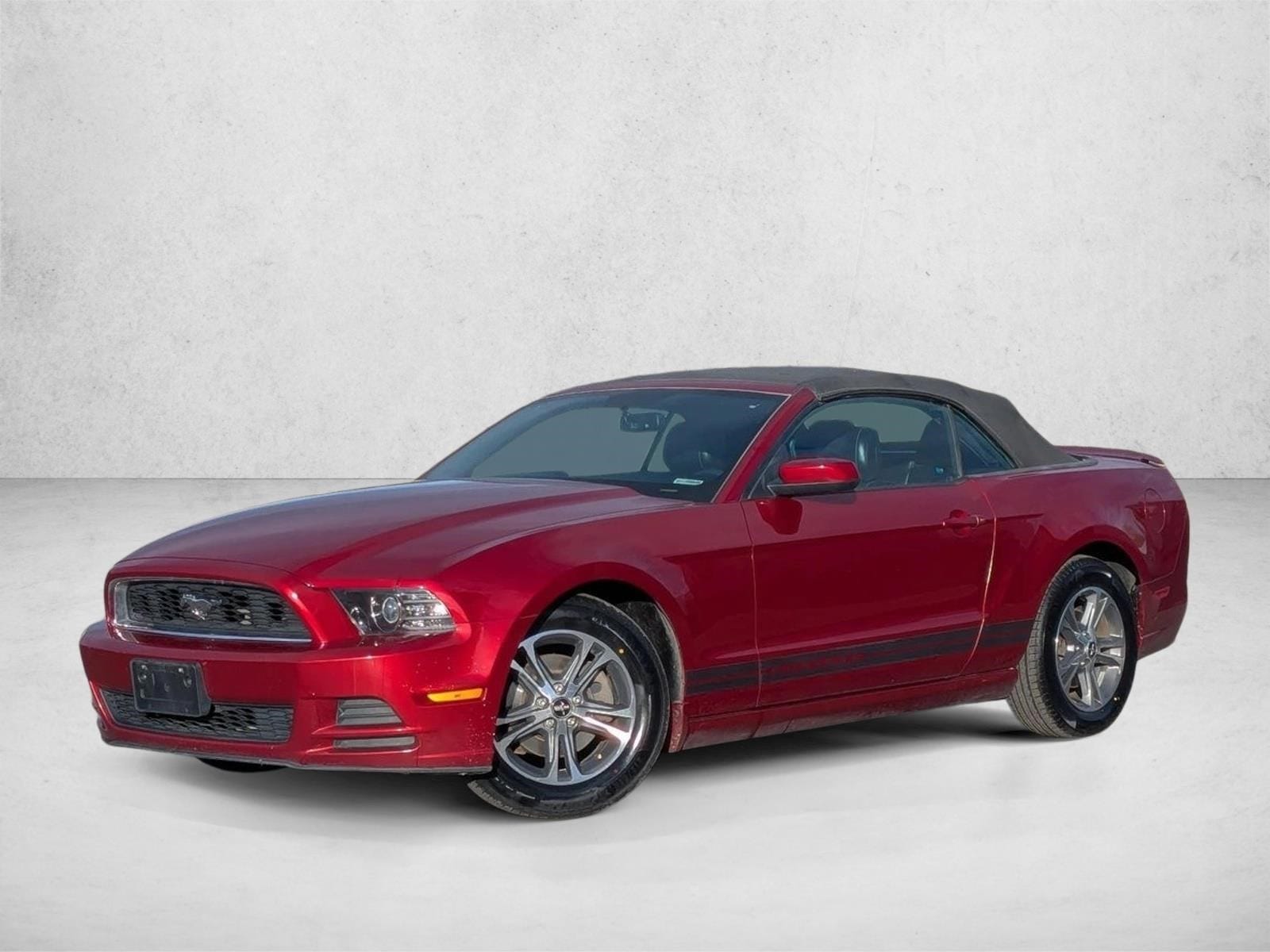 2014 Ford Mustang V6 Premium's photo