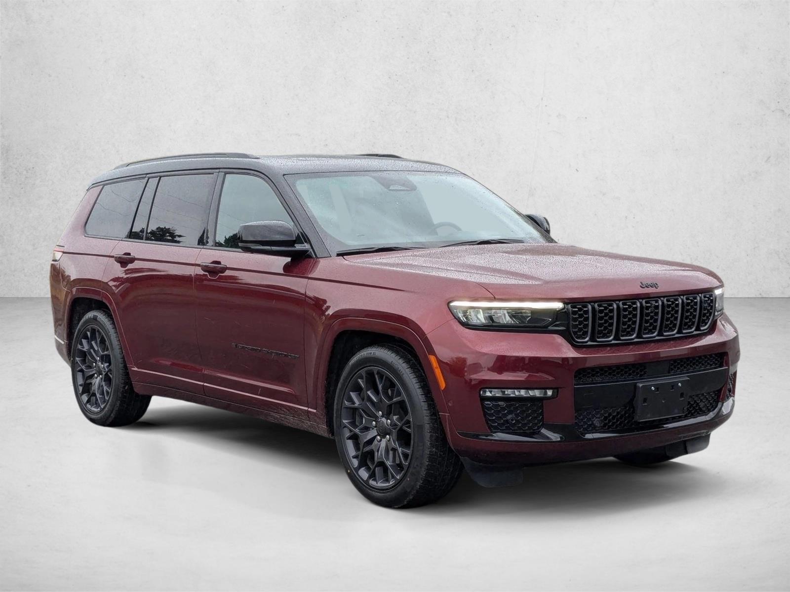 2023 Jeep Grand Cherokee Summit Reserve photo 3