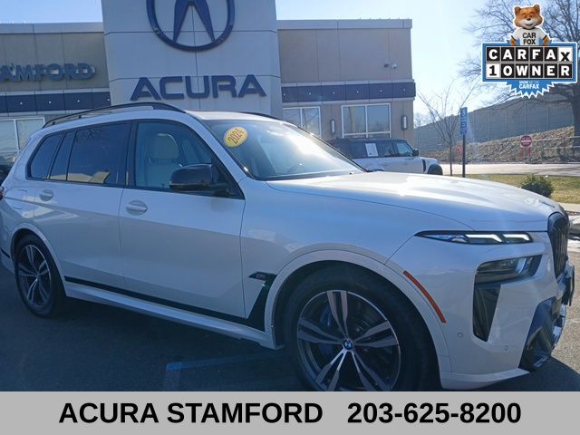2024 BMW X7 M60i's photo