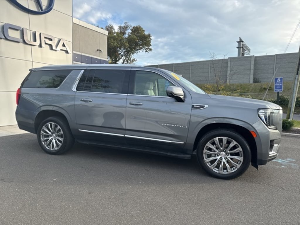 Used 2022 GMC Yukon XL Denali SUV