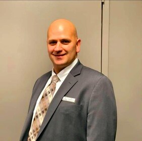 Staff member Sal Gambitta from ID_212091efddd5