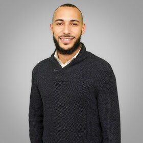 Staff member Chris Carfora from ID_212091efddd5