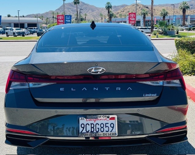 2023 Hyundai Elantra Limited photo 4