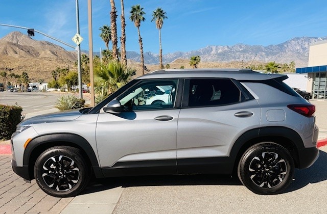 2023 Chevrolet Trailblazer LT photo 3