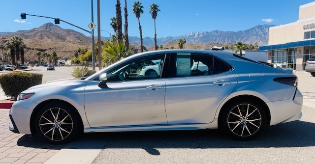 2021 Toyota Camry SE photo 5