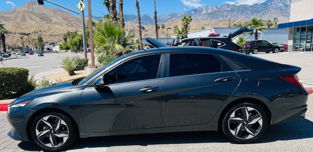 2023 Hyundai Elantra Limited photo 3