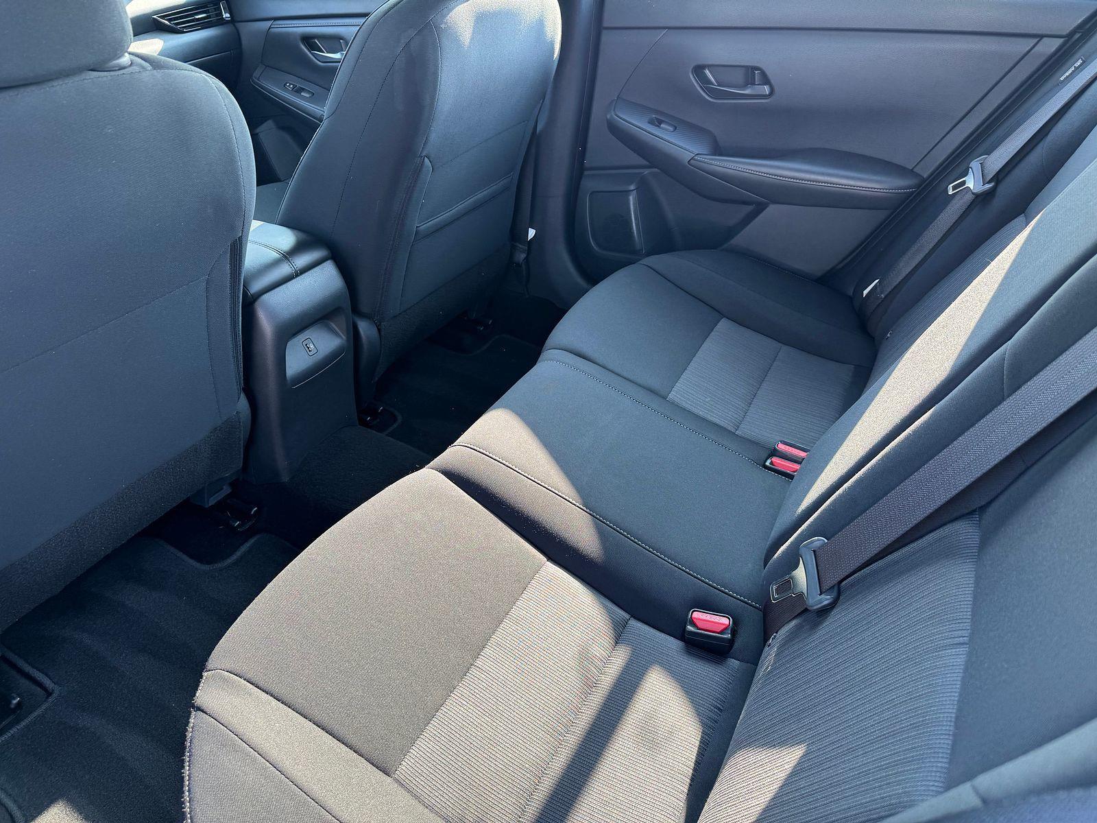 2024 Nissan Sentra SV photo 3