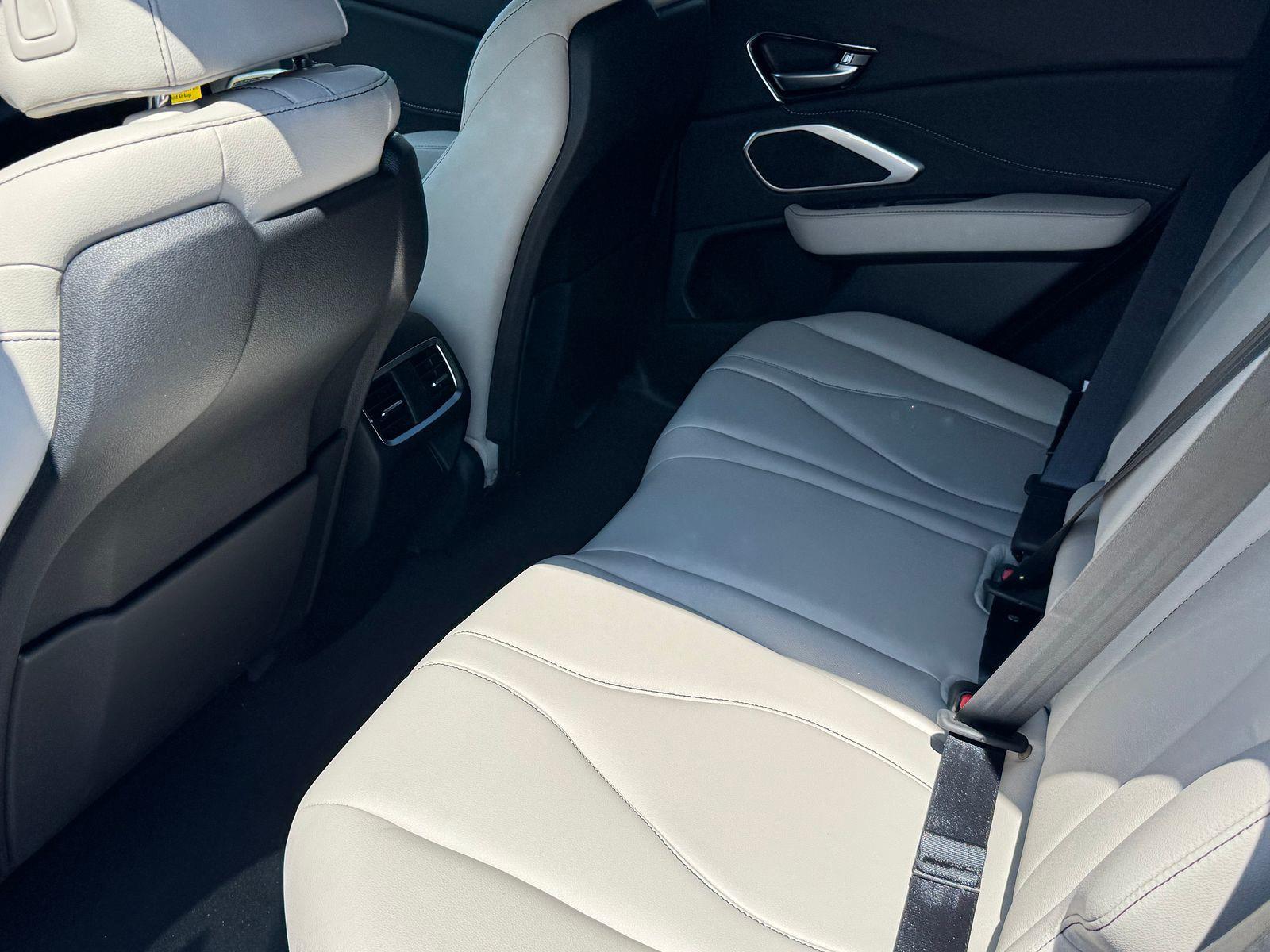 2025 Acura RDX photo 4