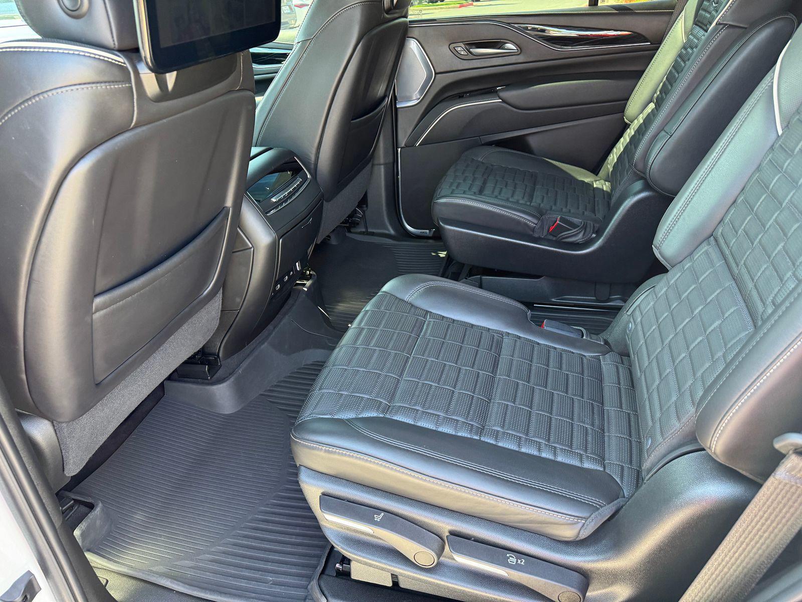 2023 Cadillac Escalade V-Series photo 4