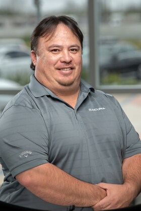 Staff member David Hernandez from ID_4caa4cb1b811