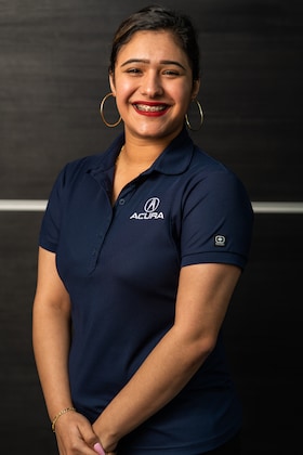 Staff member Amairani Perez from ID_6daabc193db8