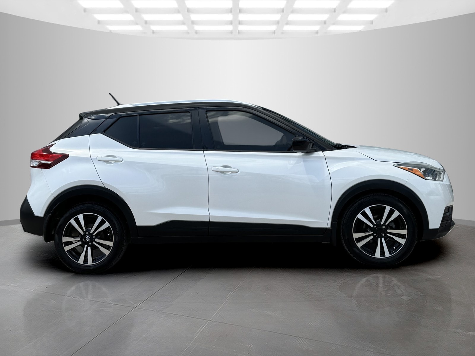 Used 2020 Nissan Kicks SV with VIN 3N1CP5CV3LL512035 for sale in San Juan, TX