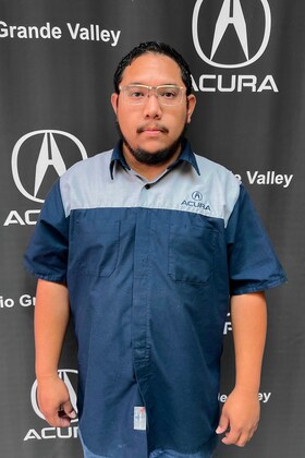 Staff member Javier Ayala from ID_6daabc193db8