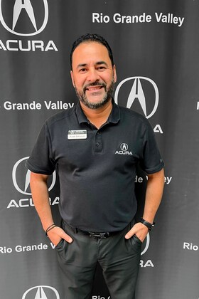 Staff member Frank Villarreal from ID_6daabc193db8