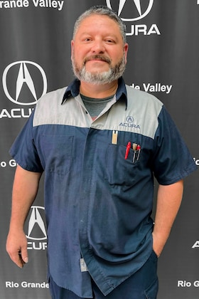 Staff member Julio Lopez from ID_6daabc193db8