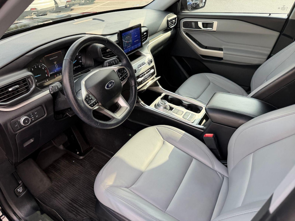 2021 Ford Explorer XLT photo 4