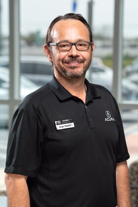 Staff member Jorge Wynter from ID_d3707d31bc64