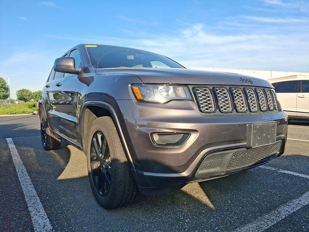 Used 2020 Jeep Grand Cherokee Laredo SUV