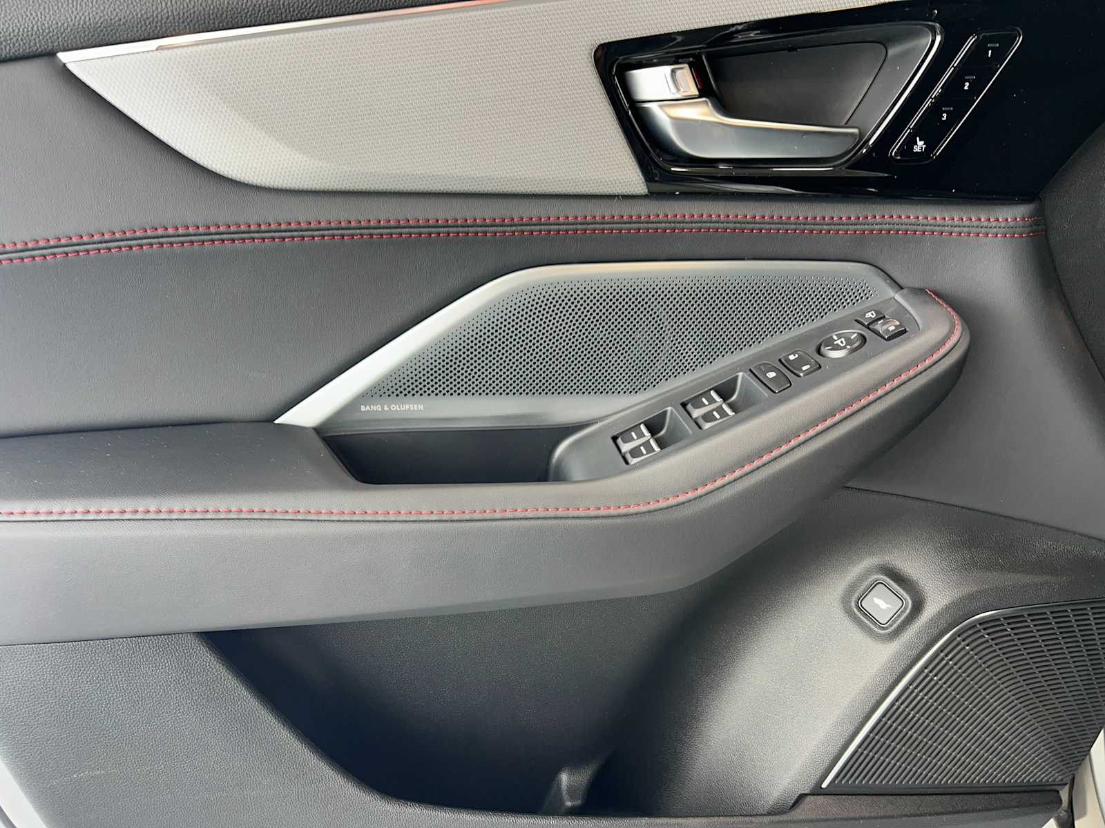 2026 Acura MDX A-Spec Package - Photo 9