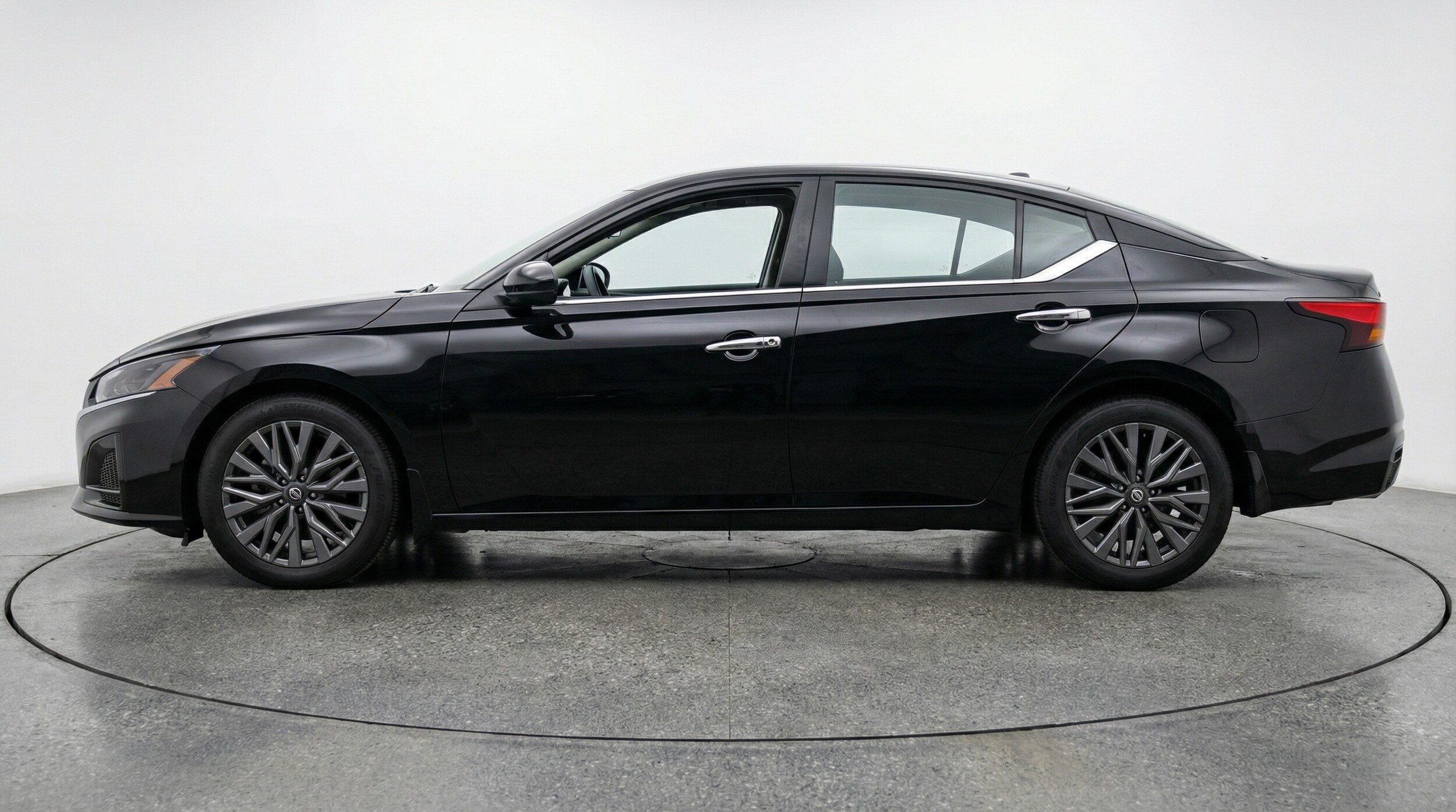 Thumbnail: 2025 Nissan Altima - 4