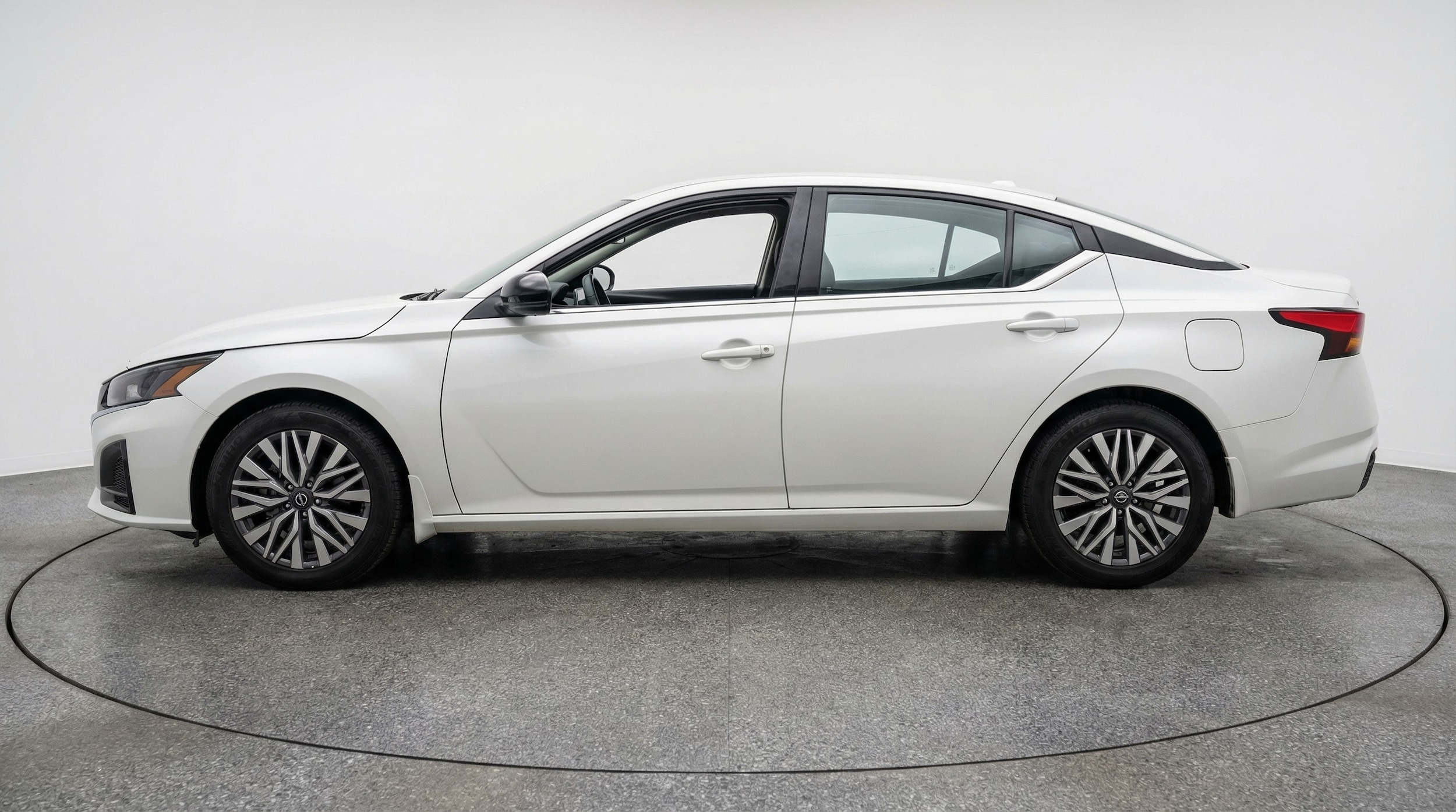 Thumbnail: 2025 Nissan Altima - 4