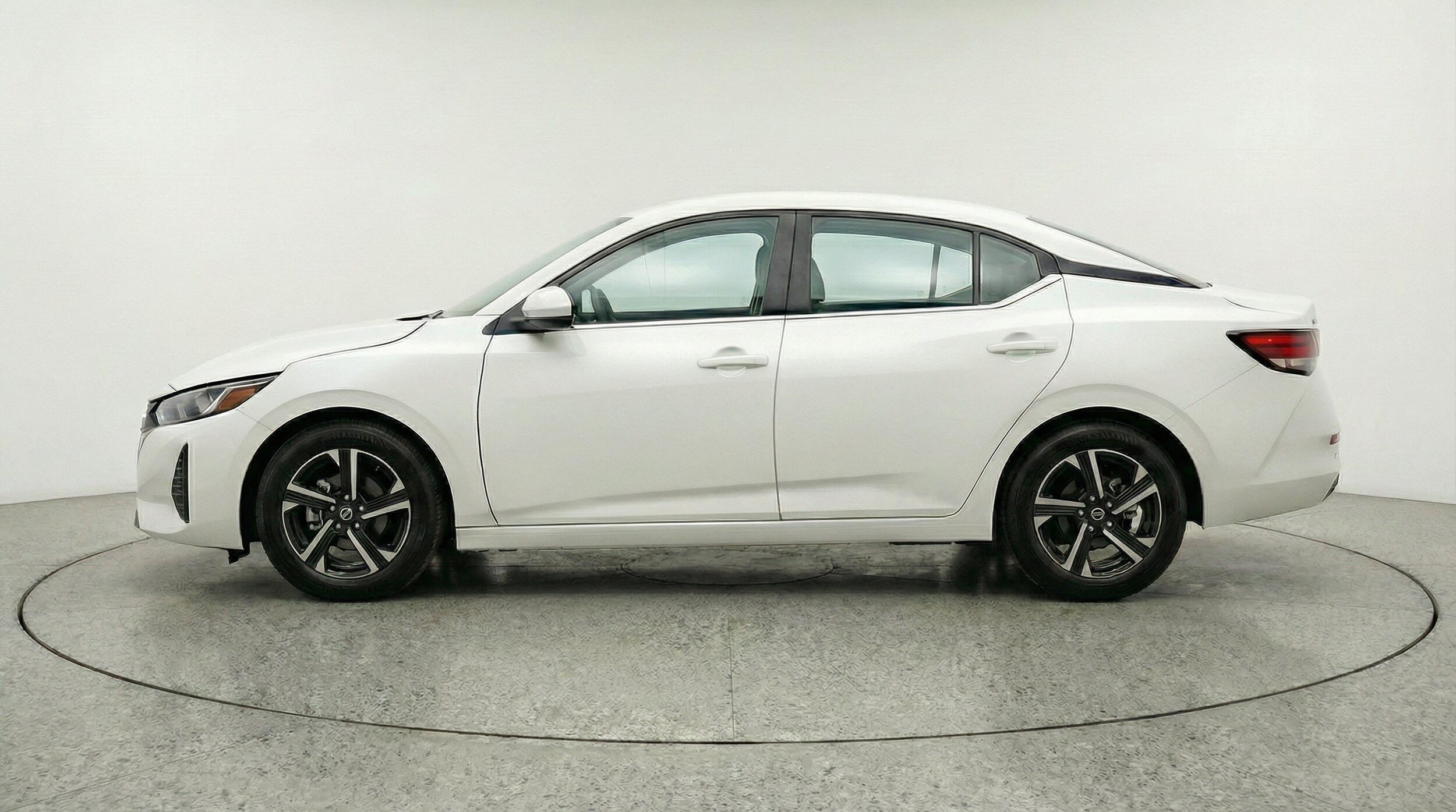 Thumbnail: 2025 Nissan Sentra - 5