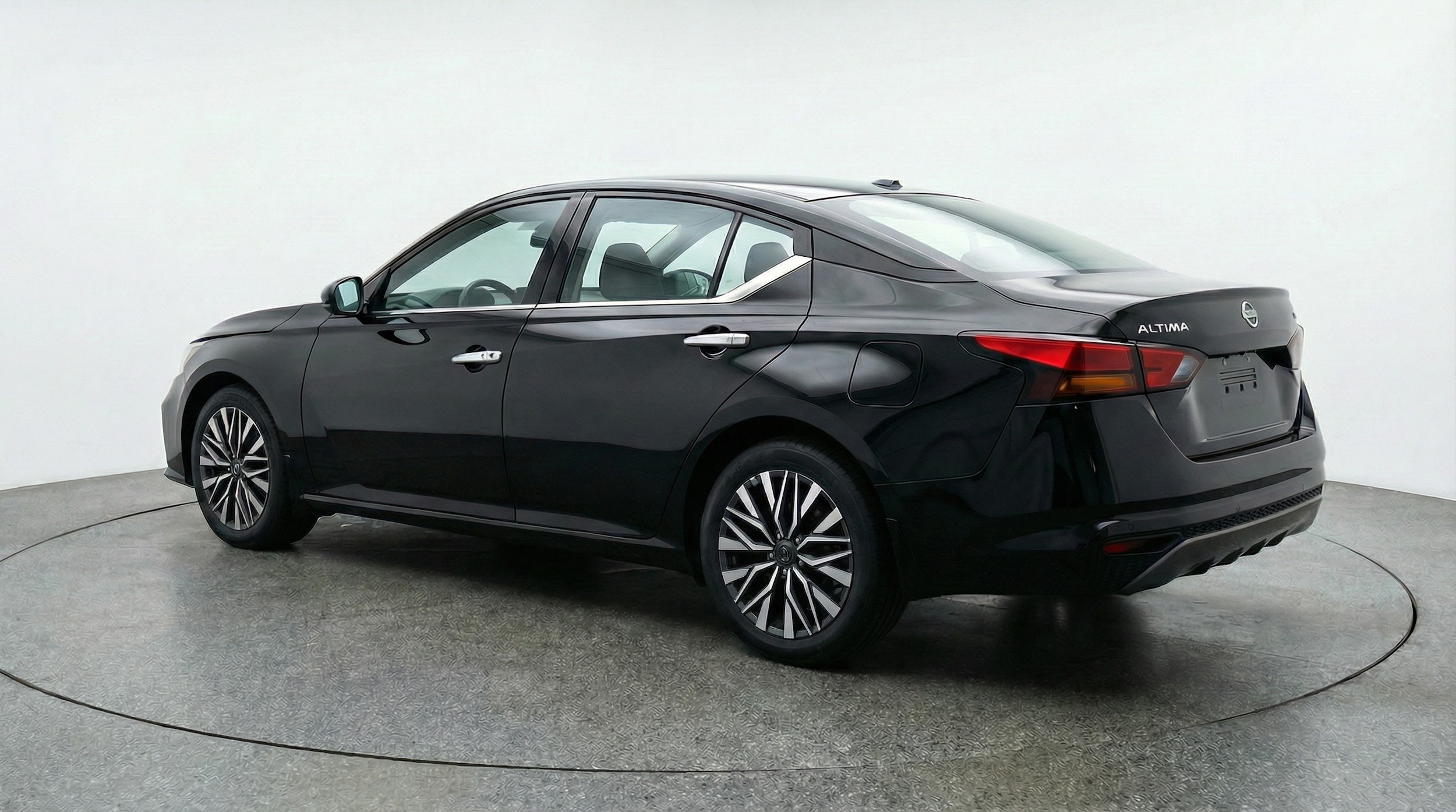 Thumbnail: 2025 Nissan Altima - 5