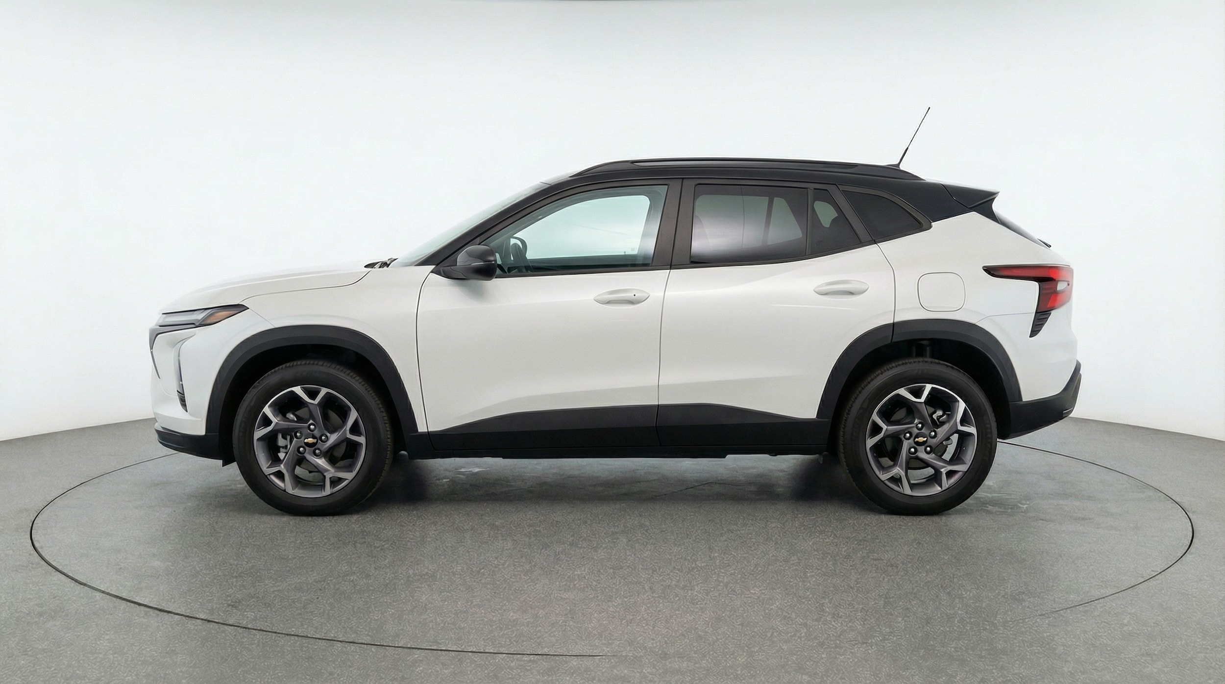 Thumbnail: 2025 Chevrolet Trax - 4