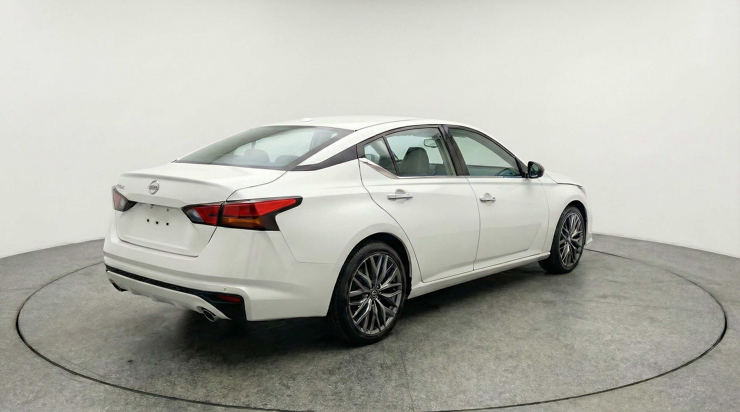 Thumbnail: 2025 Nissan Altima - 9