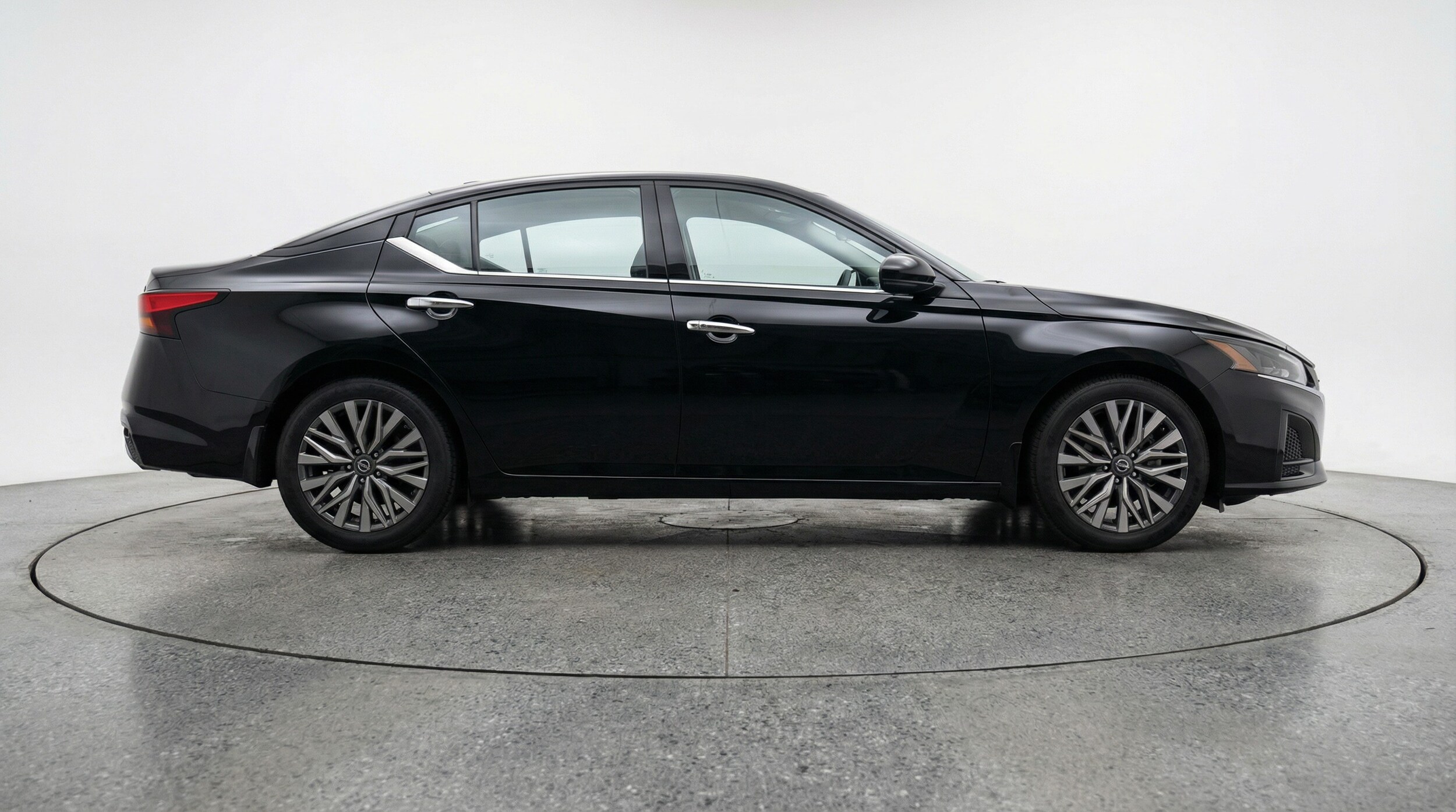 Thumbnail: 2025 Nissan Altima - 8