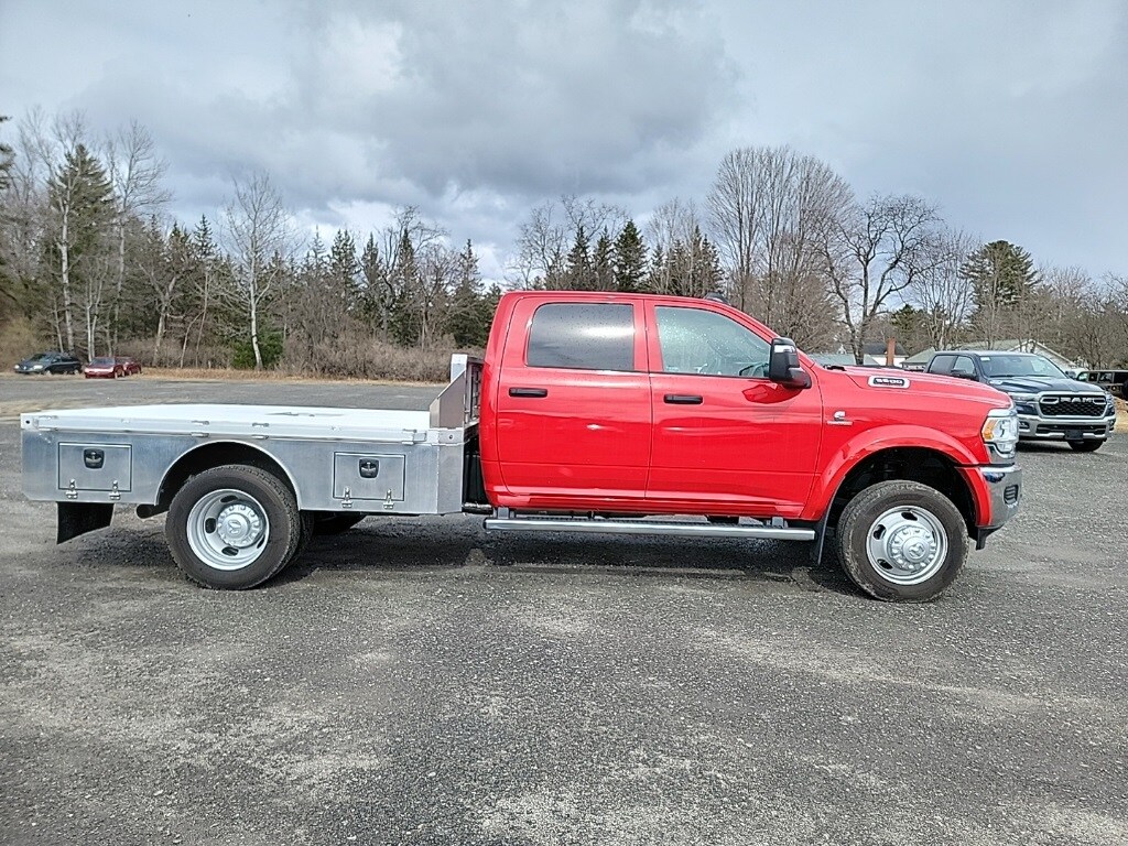 2024 Ram 5500 Tradesman photo 4
