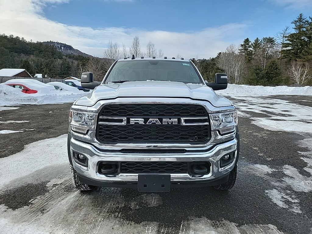 2024 Ram 5500 Tradesman photo 2