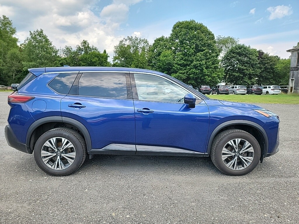 2021 Nissan Rogue SV photo 4