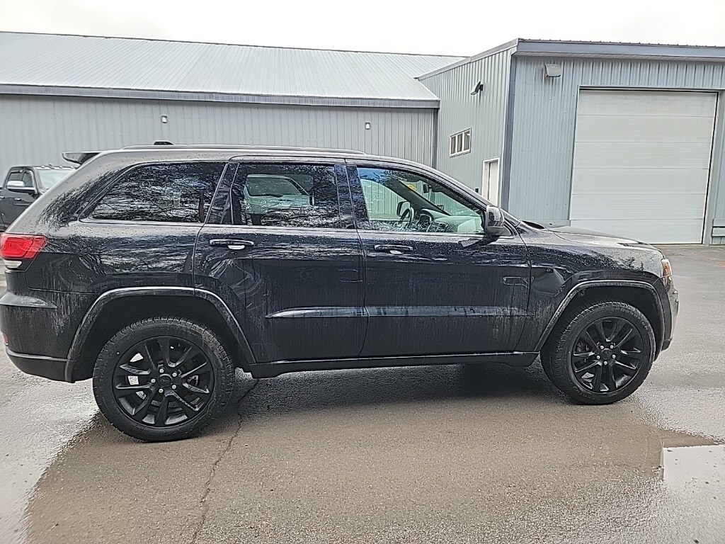 2022 Jeep Cherokee Laredo X photo 3