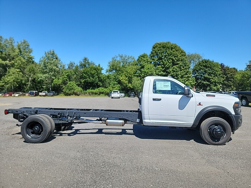 2025 Ram 5500 Tradesman photo 4