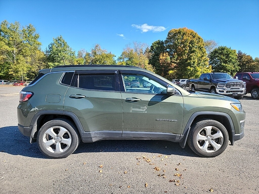 2019 Jeep Compass Latitude photo 4