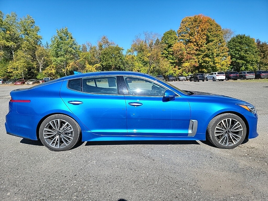 2018 Kia Stinger Premium photo 4
