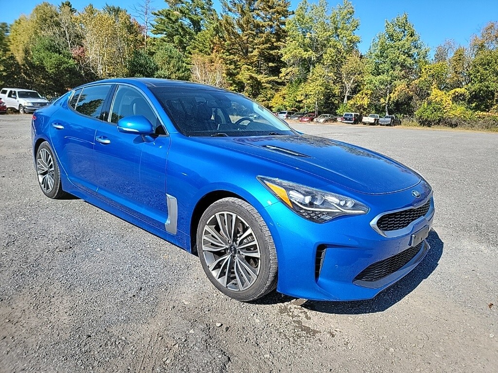 2018 Kia Stinger Premium photo 3